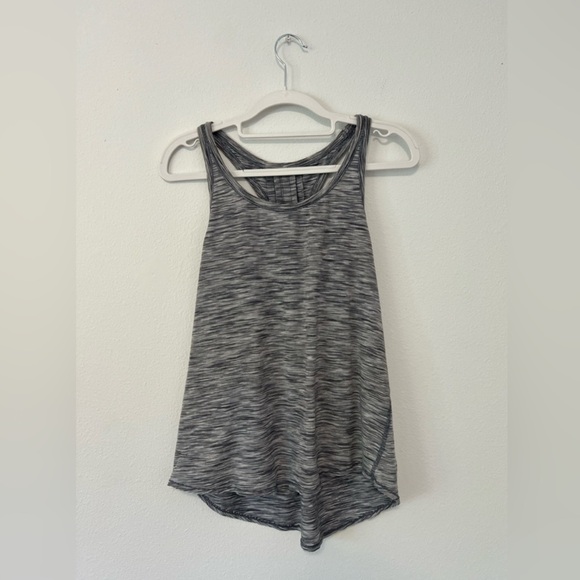 Lululemon Sz. 8 Tanks - Picture 2 of 13